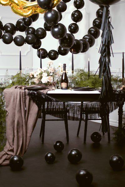 Гирлянд с Ресни, Черен - Party Design