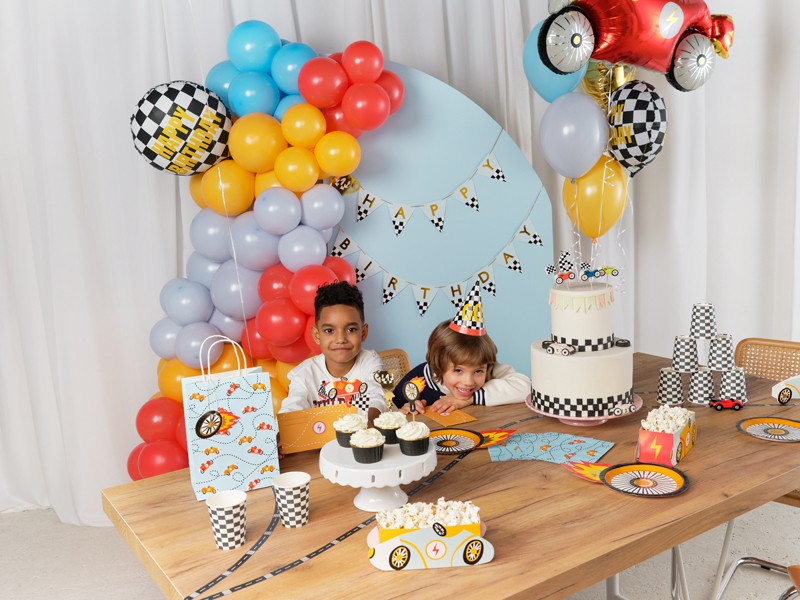 Фолиев Балон в Черно и Бяло с Надпис "Happy Birthday"