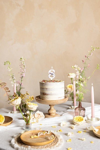 Свещ за рожден ден бяла с цветни листенца - Party Design