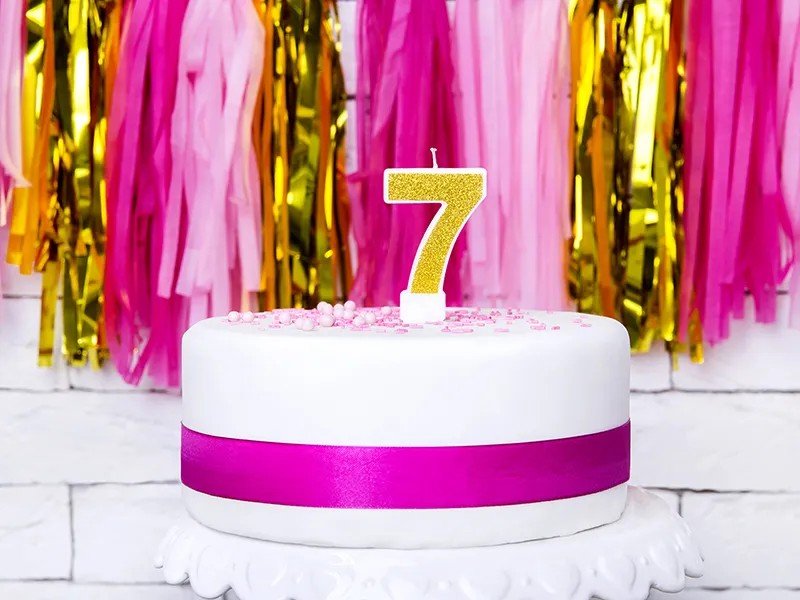 Свещичка за Рожден Ден в Златно - Party Design