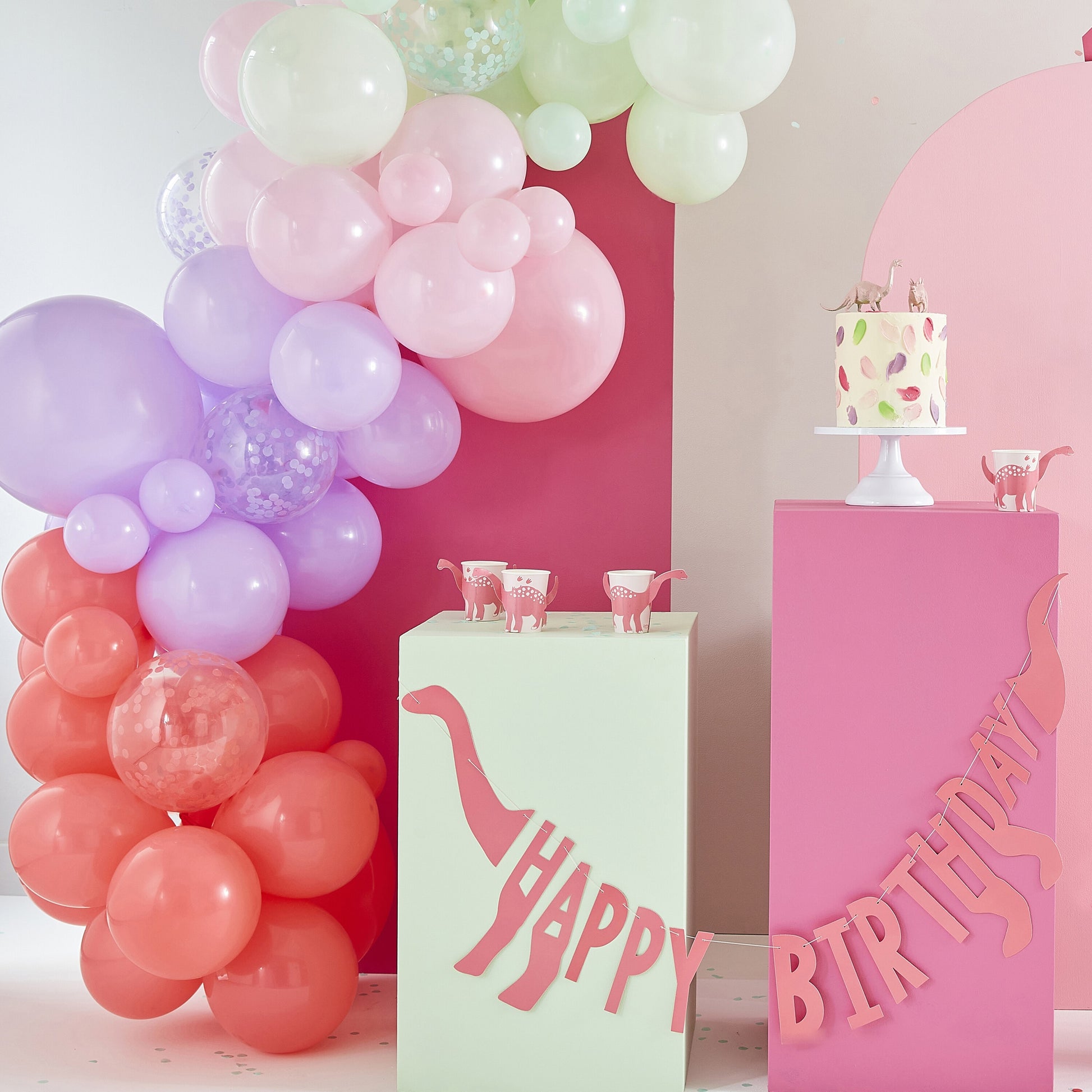 Розови Чинии във Формата на Динозавър - Party Design