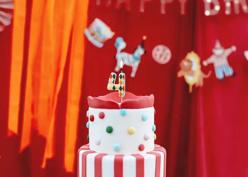 Свещ за Рожден Ден с Цветни Ромбове - Party Design