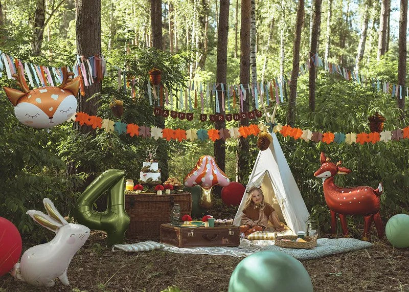 Ghirlanda di carta velina con foglie