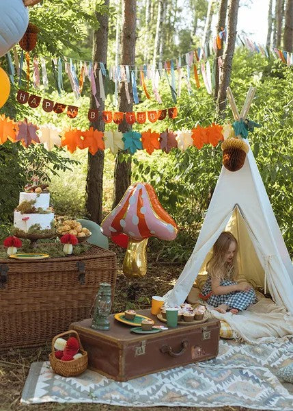 Ghirlanda di carta velina con foglie