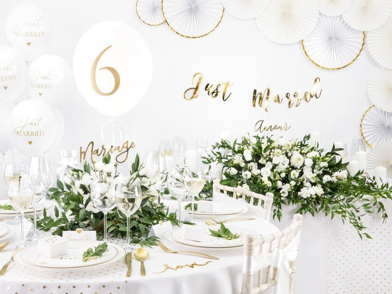 Бели Парти Салфетки на Златисти Сърчица - Party Design