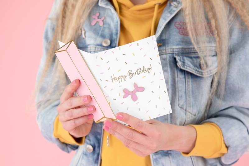 Поздравителна Картичка с Розово Кученце - Happy Birthday - Party Design