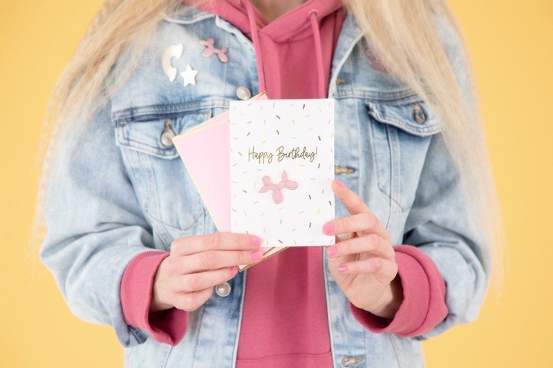 Поздравителна Картичка с Розово Кученце - Happy Birthday - Party Design