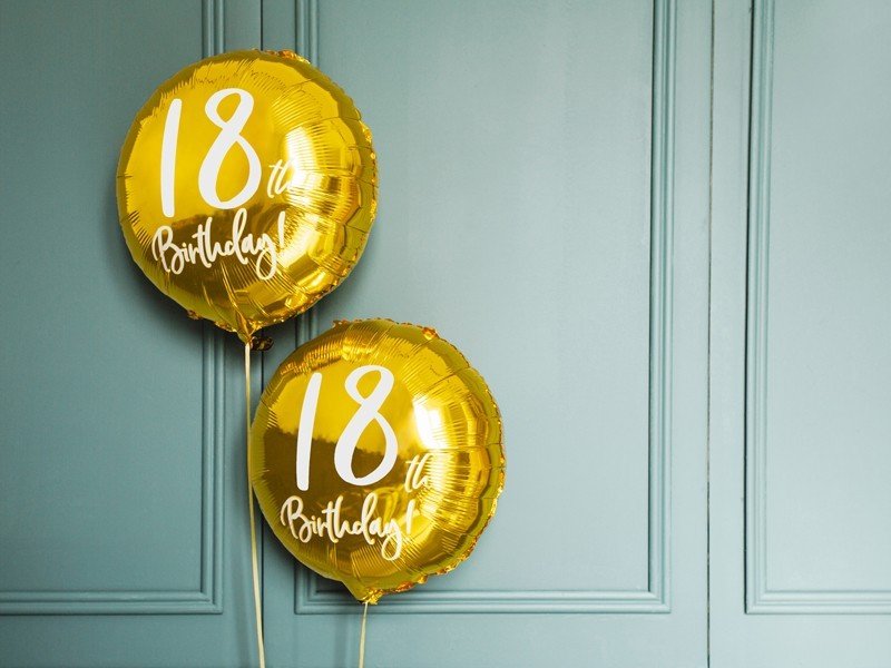 Фолиев Балон с Надпис "18th Birthday", Златен - Party Design