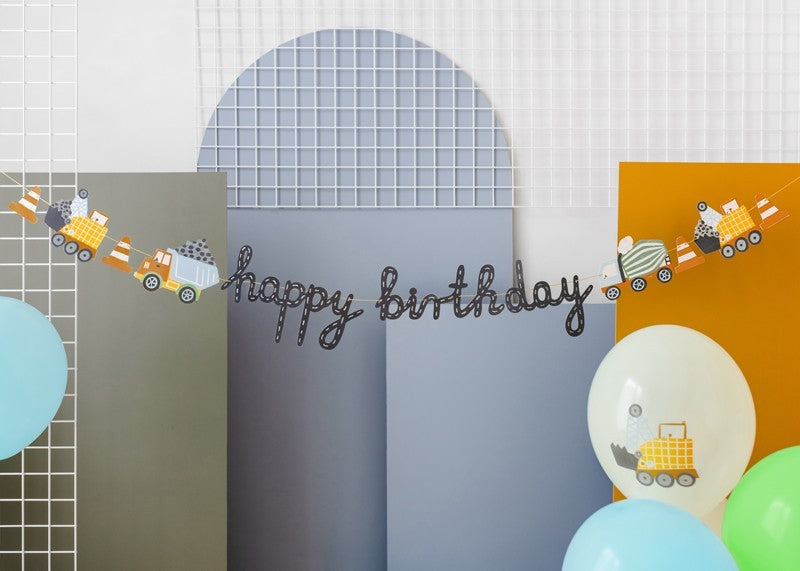 Банер Happy Birthday с Машинки за Строителство, облепен на стена