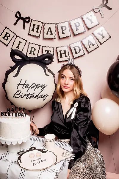 Банер Happy Birthday с панделки в кремаво и черно за рожден ден