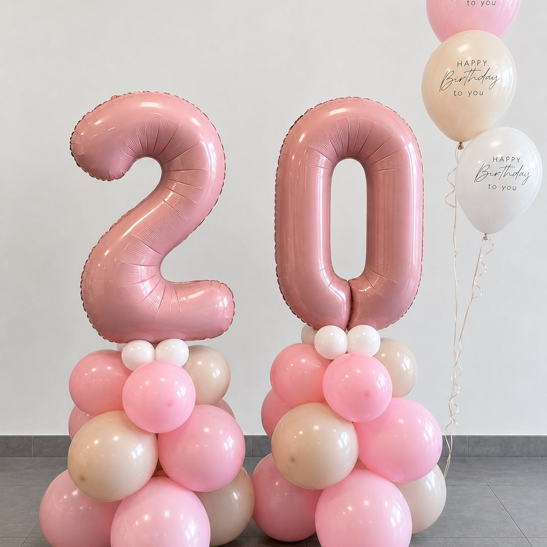 Розова композиция с две фолиеви цифри и букет балони Happy Birthday