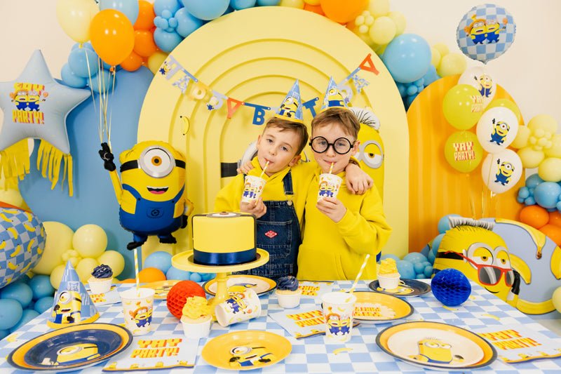 Латексов балон Minions в медено жълто